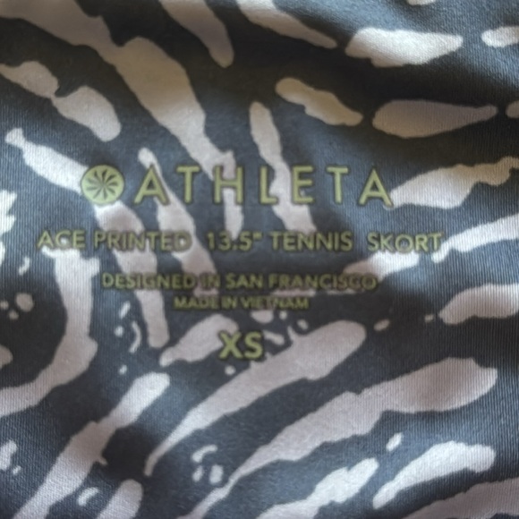 Athleta Ace printed 13.5 inch tennis skirt in an extra small - Picture 6 of 6